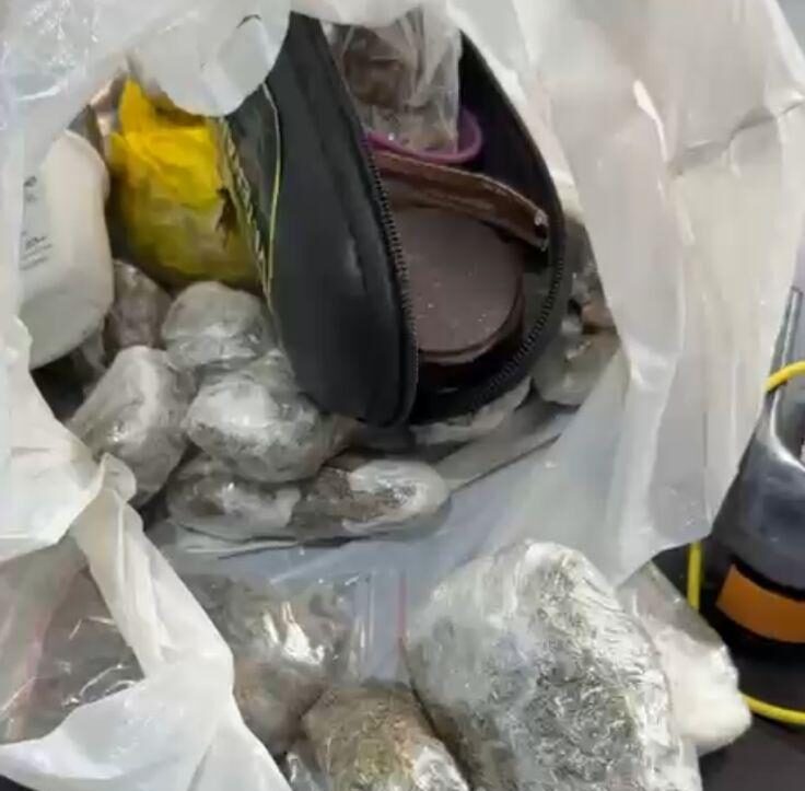 Polícia Civil prende quatro pessoas e apreende adolescente em ação contra o tráfico