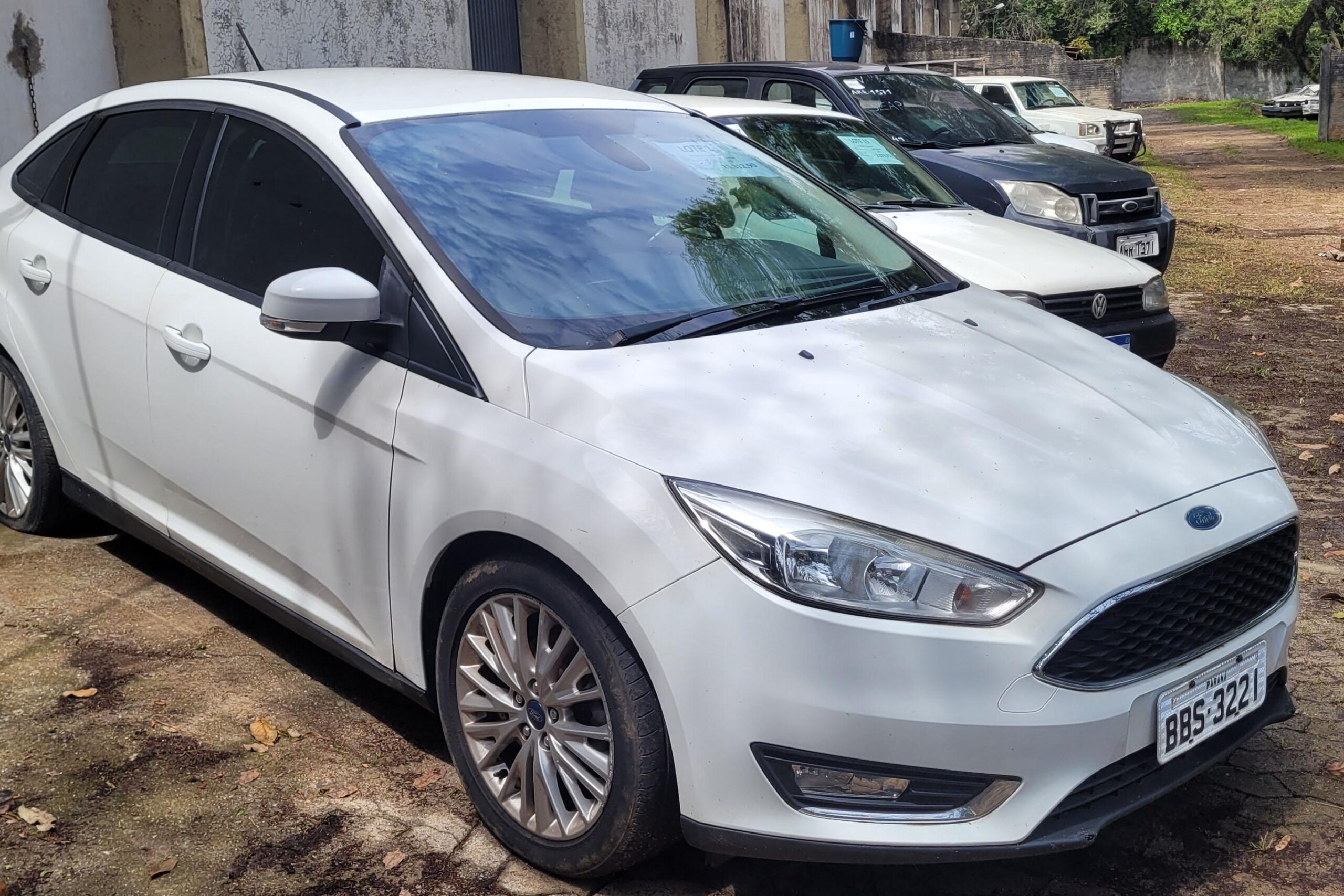 Carro a partir de R$ 1,2 mil: Estado abre as inscrições para leilão de 302 veículos