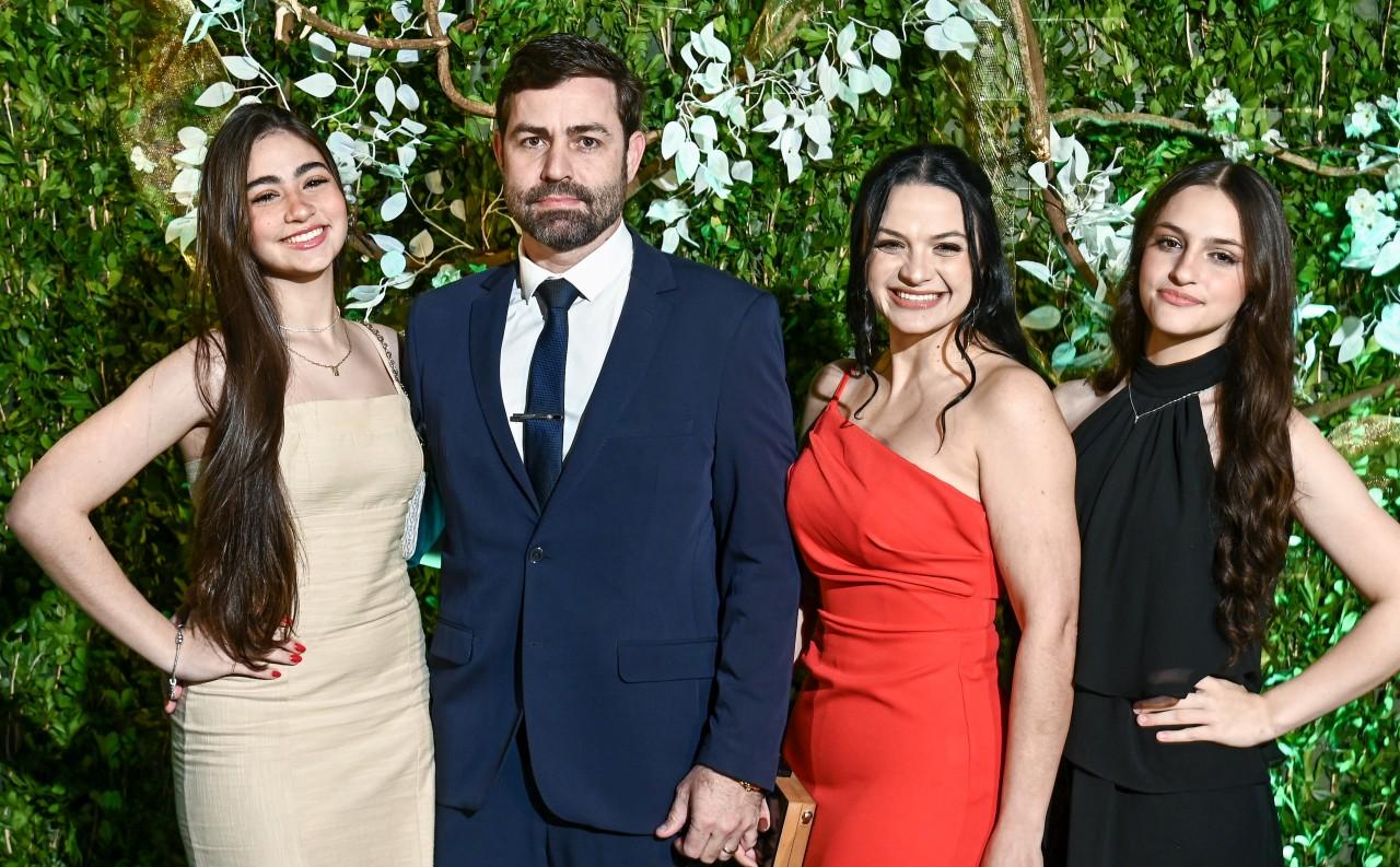 PARABÉNS(6) PARABÉNS(6)