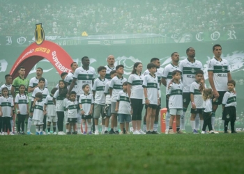 Coritiba garante acesso e fica a um empate do título da Série B