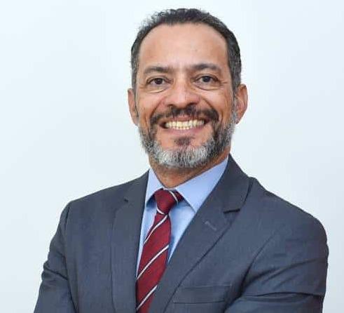 Uma conversa sobre o tempo, o papel e o que resiste