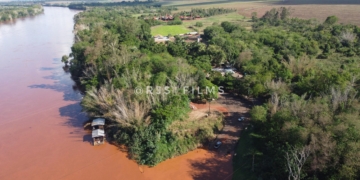 Travessia entre São Carlos do Ivaí e Japurá segue interrompida por causa da cheia do Rio Ivaí
