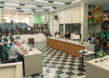 TCE-PR realiza visita técnica à Câmara para apresentar projeto de transparência e governança