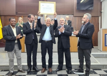 Pedro Persil recebe Moção de Aplauso