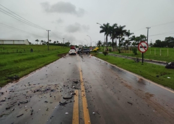 Acidente na PR-158, próximo ao trevo de acesso a Paranavaí, deixa duas pessoas feridas