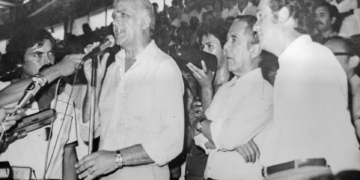 Inauguração do ginásio de esportes de Loanda