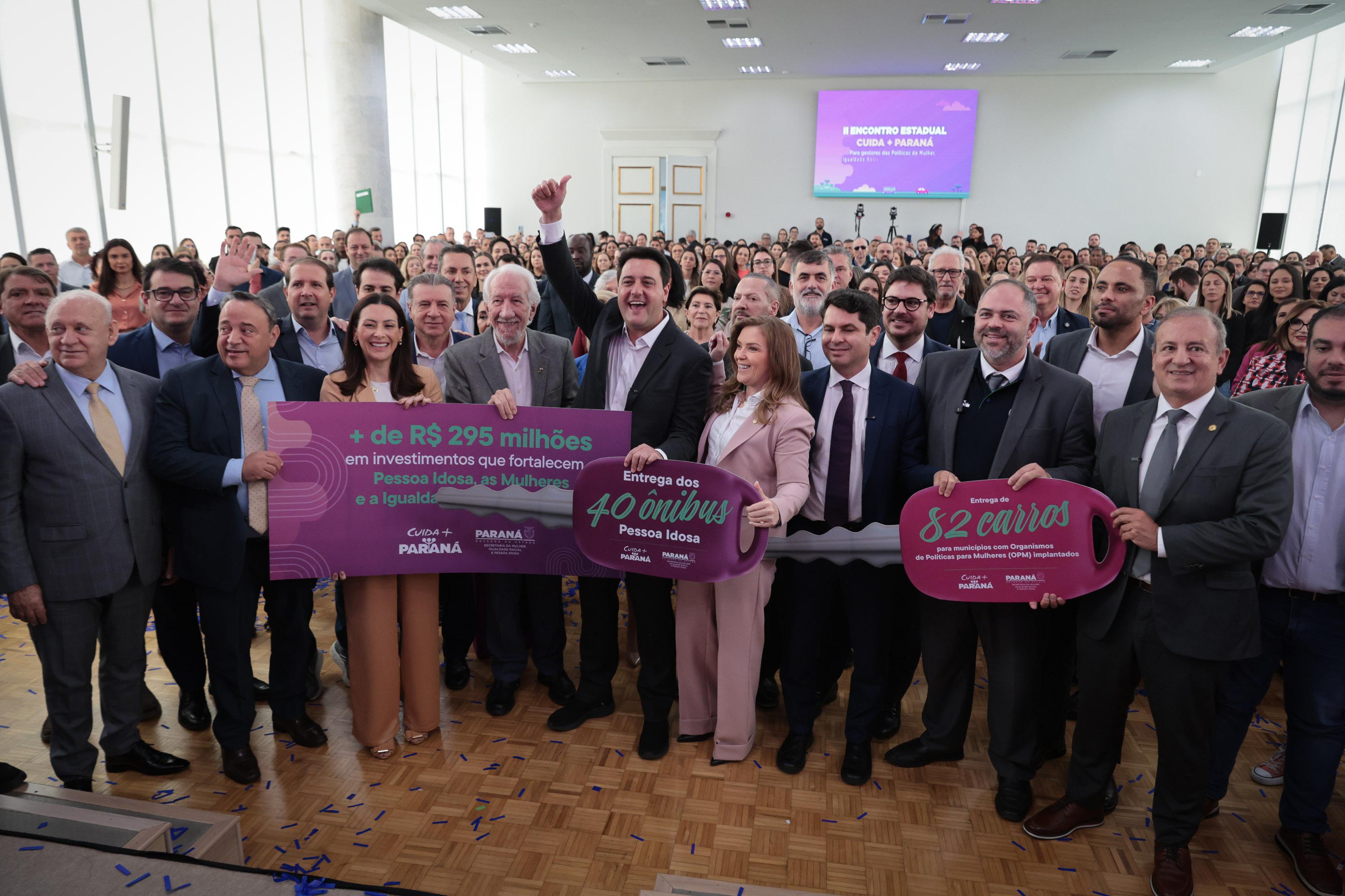Lideranças paranaenses durante o evento
