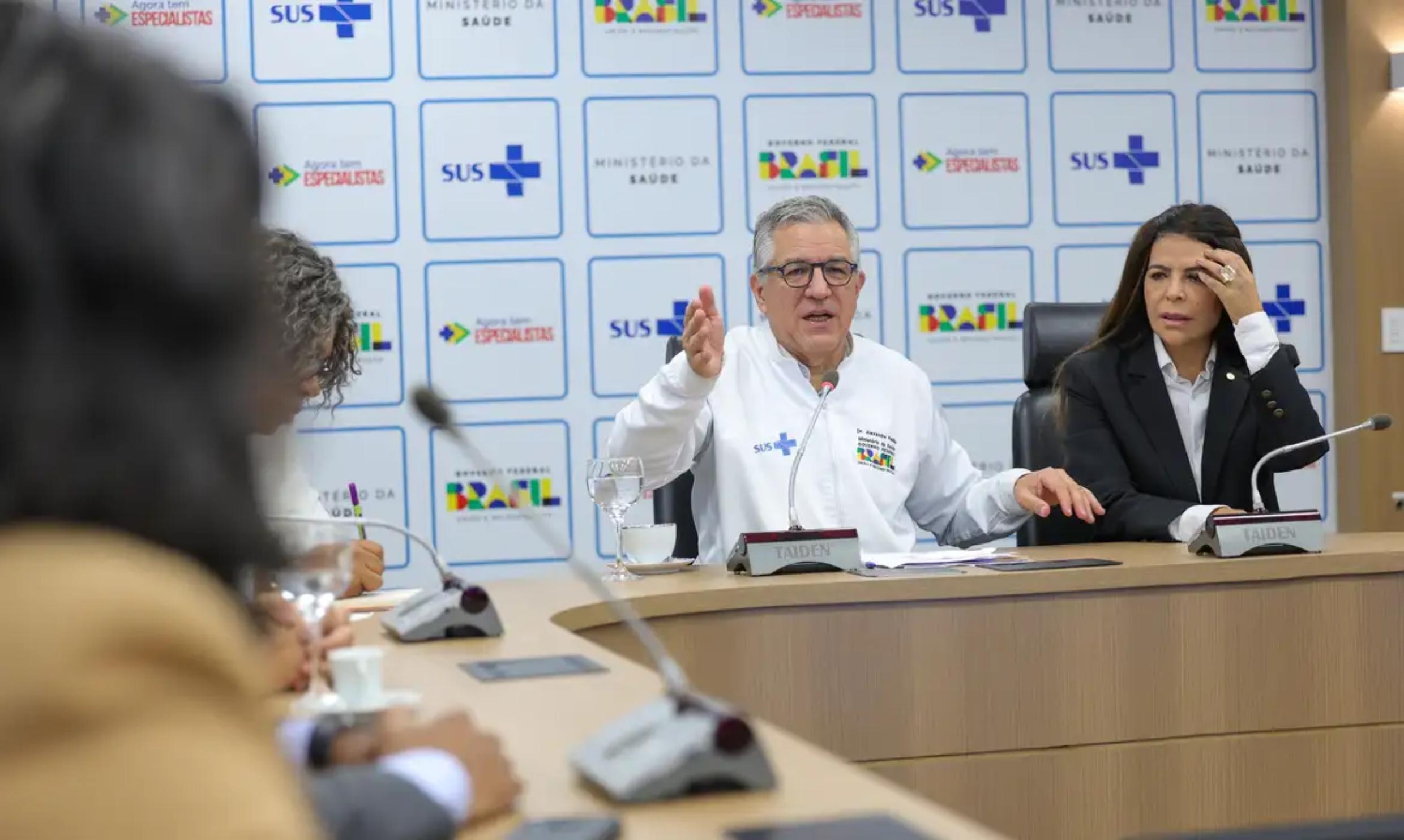O ministro da Saúde, Alexandre Padilha, anuncia a compra da vacina 
Foto: Fabio Rodrigues-Pozzebom/Agência Brasil