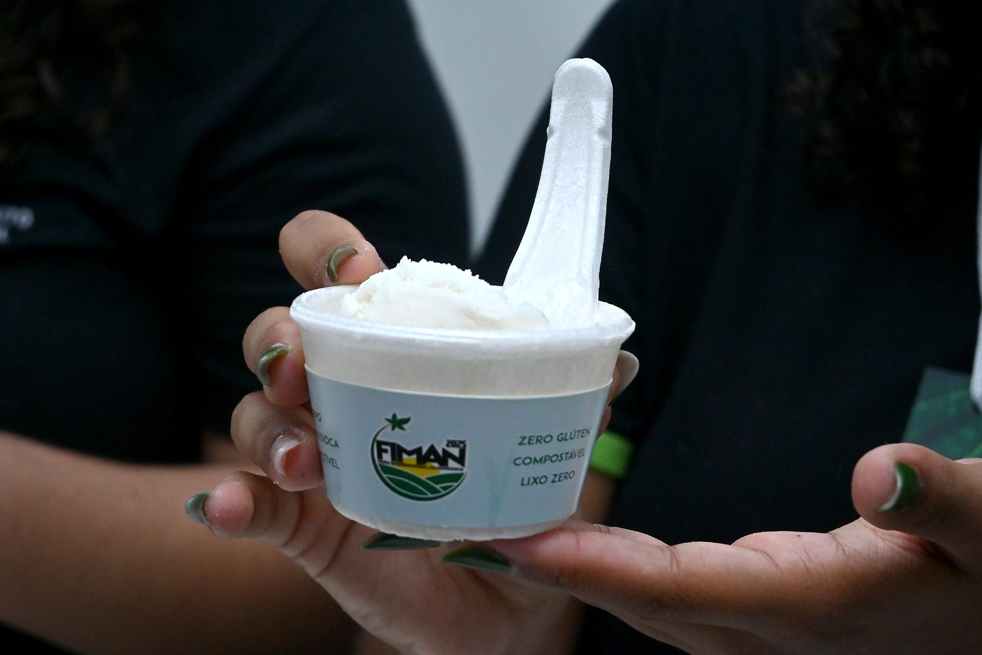 Sorvete feito a partir do bagaço de mandioca, desenvolvido pelo IFPR de Paranavaí
Foto: Ivan Fuquini