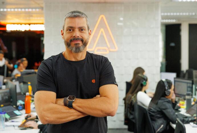 Ângelo Vieira, diretor de comunicação da administradora de redes associativistas de farmácias Farmarcas