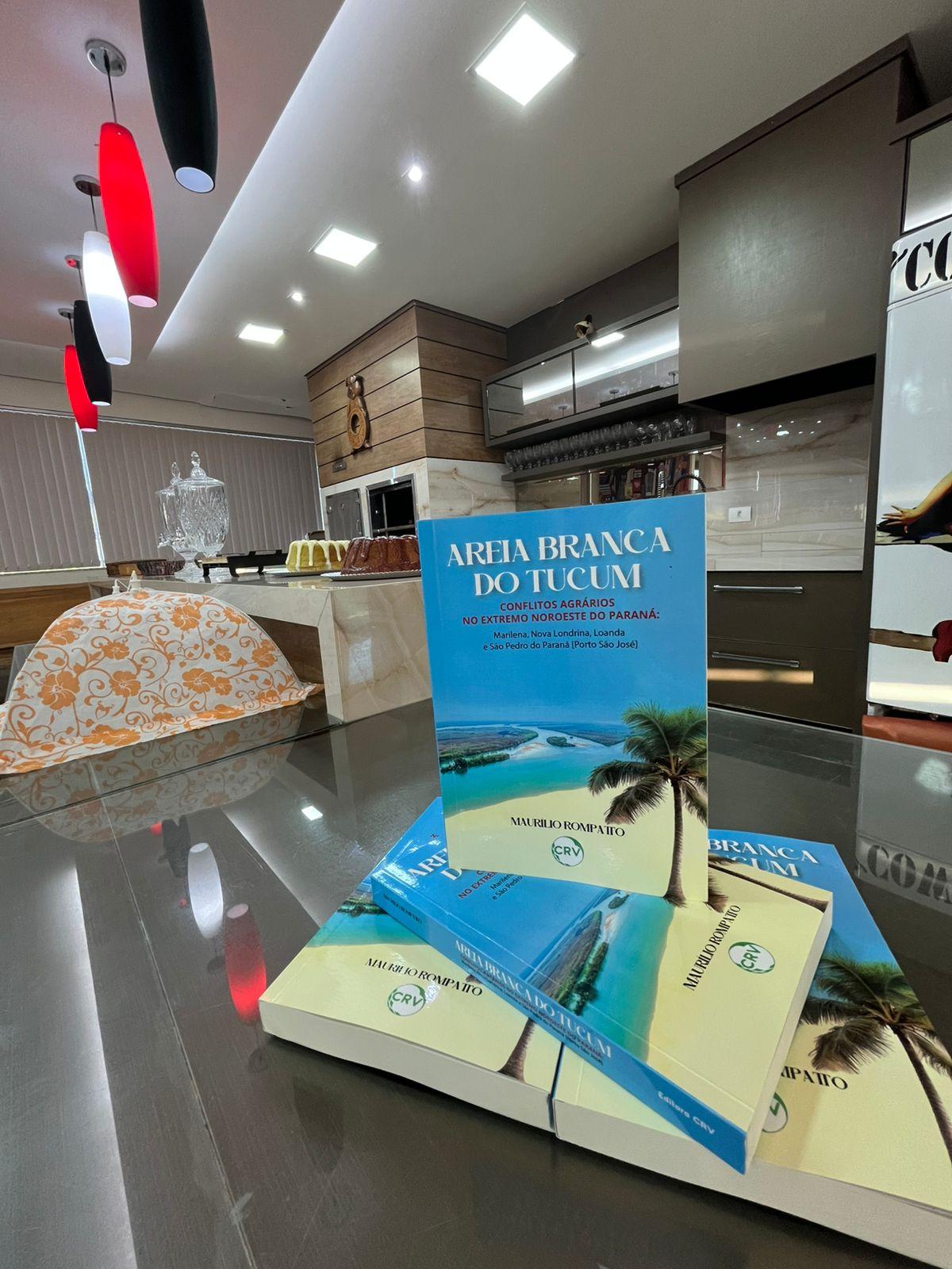 Lançamento do livro no Porto São José foi muito prestigiado