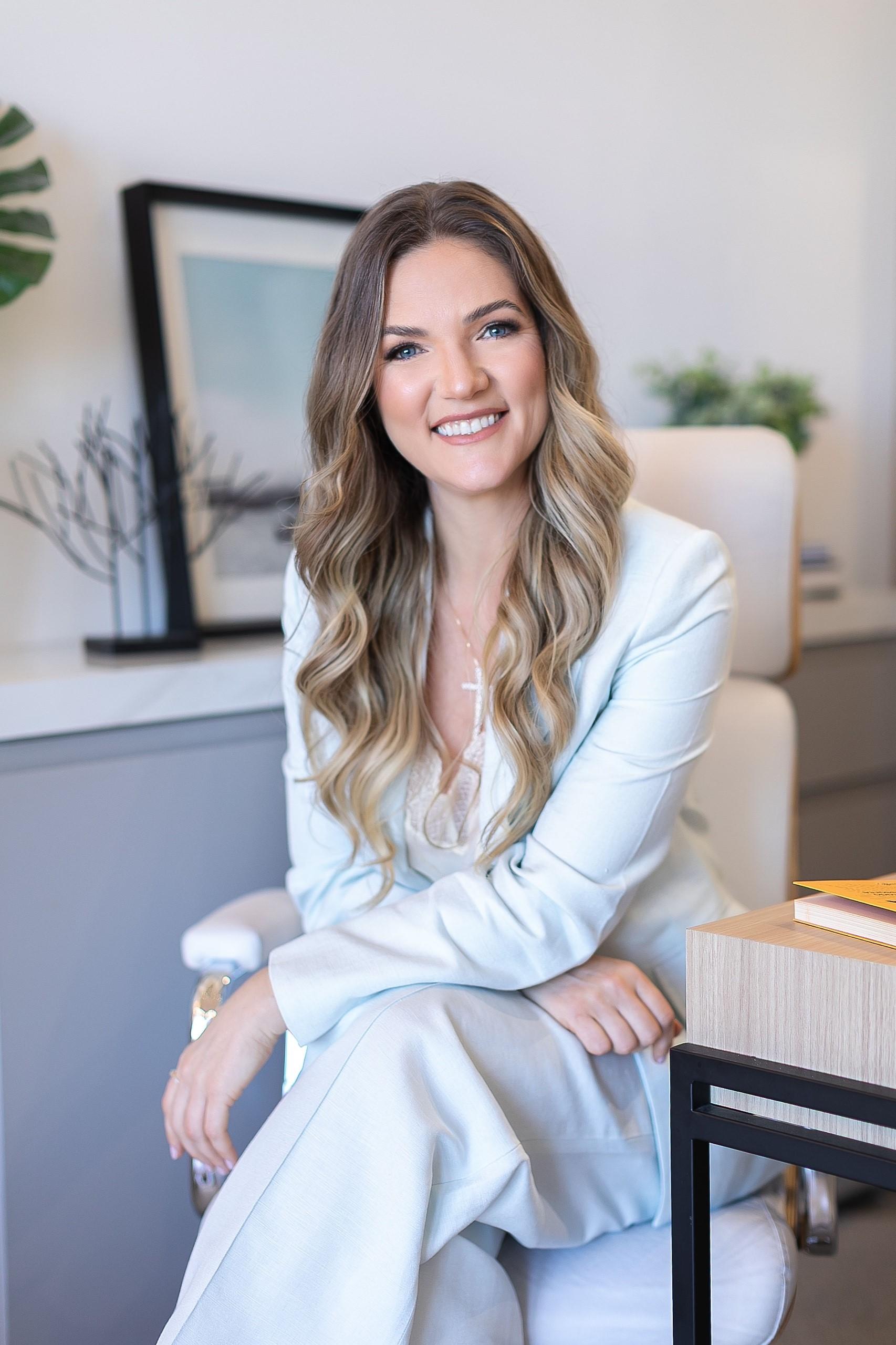 a-iraci Iraci Bohrer é autora do livro O jogo invisível das decisões, mentora, empresária, palestrante internacional e criadora do método exclusivo Leitura do Invisível