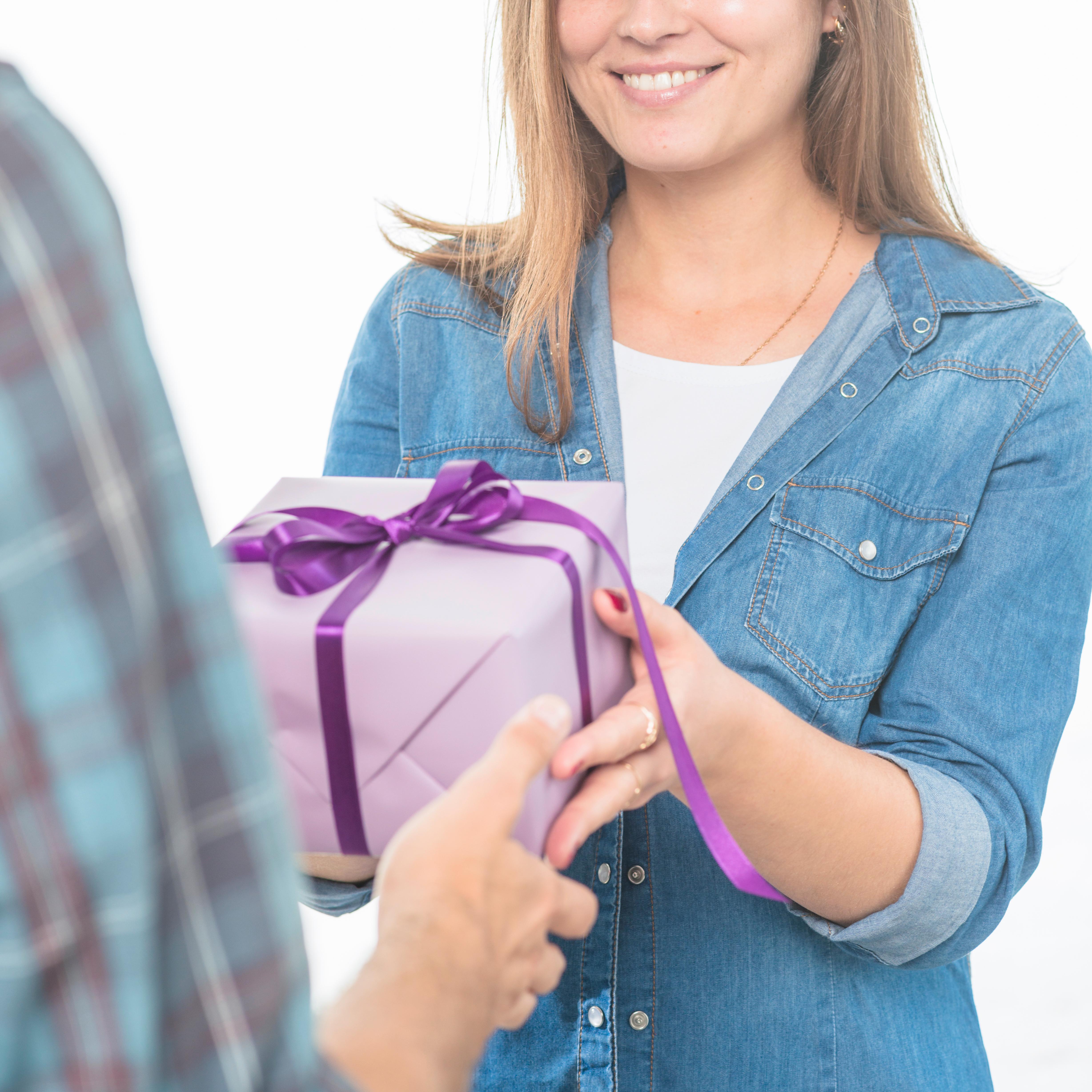 Pesquisa revela quanto os consumidores pretendem investir nas festas