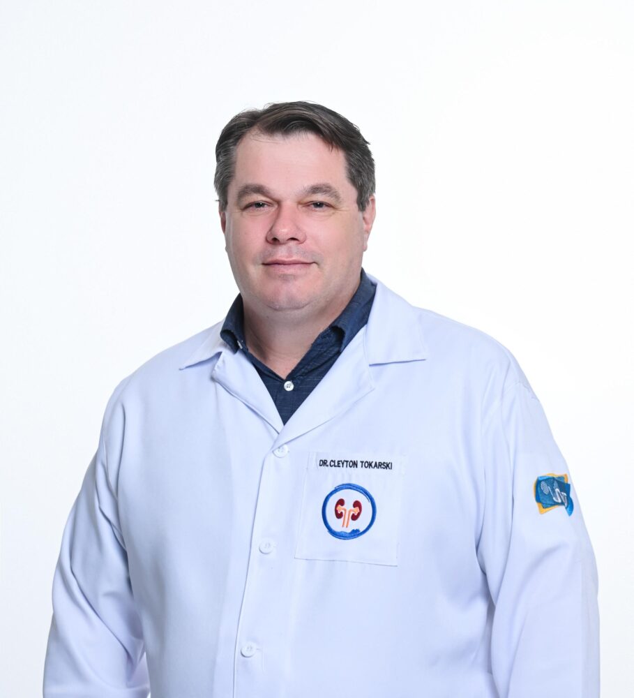 Cleyton-3 (3) O médico urologista Cleyton Tokarski atende na Uroclínica, em Paranavaí
Foto: Guto Costa