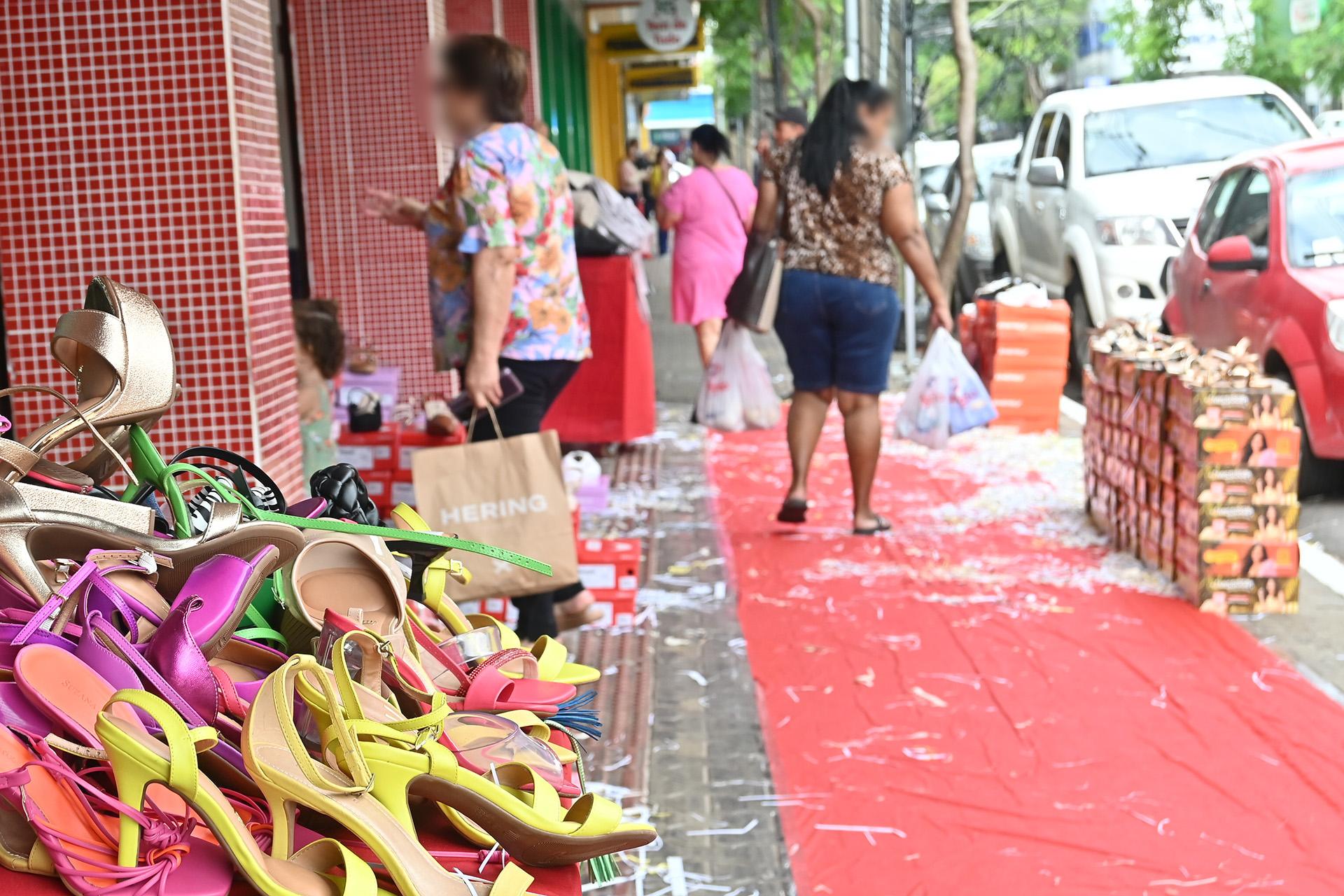 Comercio 17-12 Ivan Fuquini (5) Comércio espera grande movimento neste mês