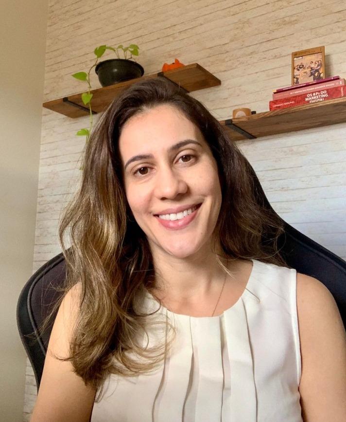 a-geysa *Geysa Xavier é Administradora e especialista em inovação com ampla experiência em estratégia para os setores de saúde e tecnologia. Hoje atua como coordenadora de marketing na Portal Telemedicina