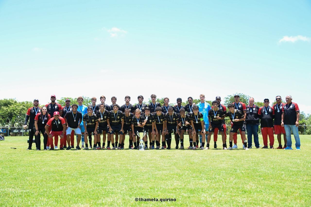 Equipe Sub-16 foi vice-campeã da Copa Paraná 
(Foto: Thamela Quirino)