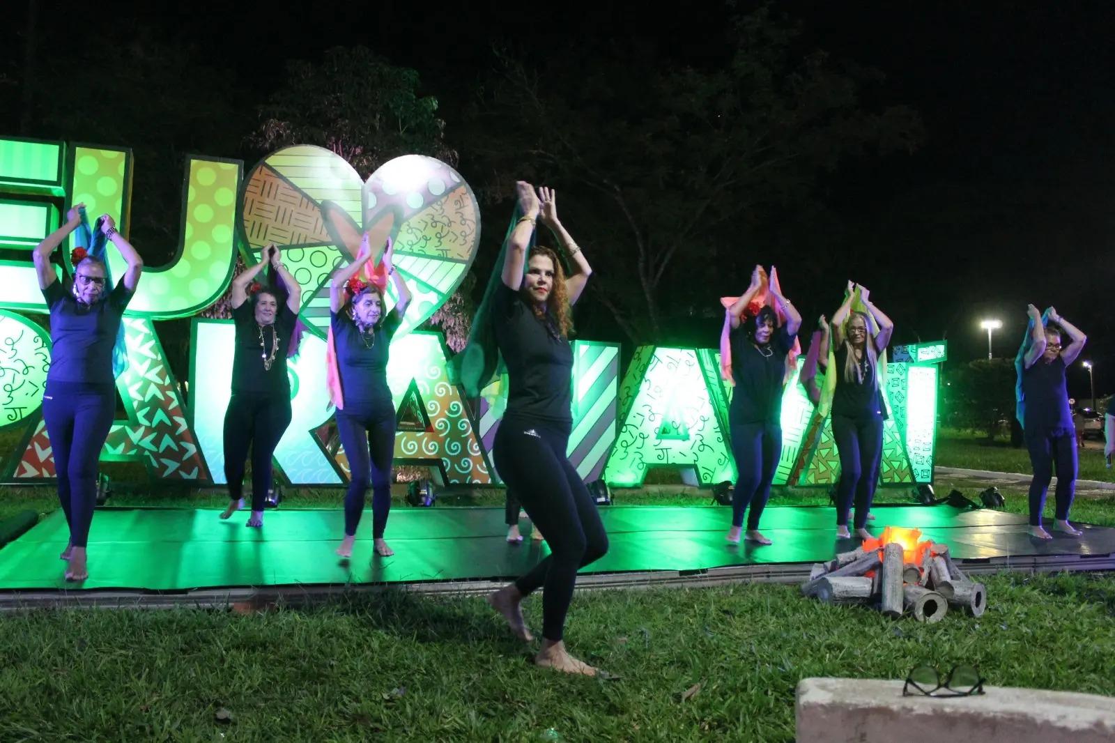 Apresentação artística durante a edição do “Mulheres em Cena” de 2024
Foto: Divulgação