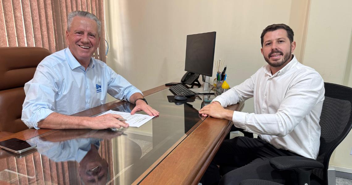 O prefeito Mauricio Gehlen e o novo secretário Lucas de Oliveira