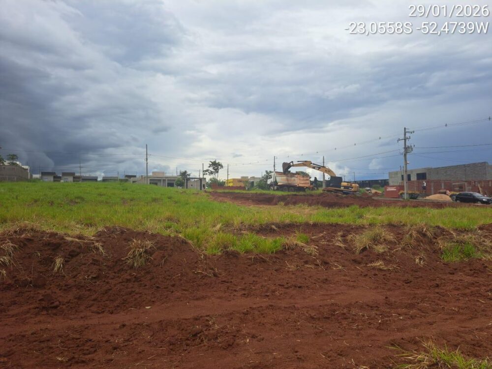 Nesta etapa, os maquinários preparam o terreno onde o prédio será construído
Foto: Unespar