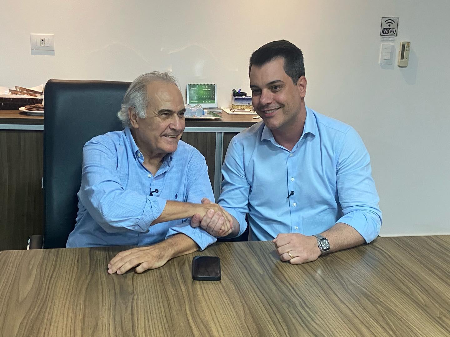 a-faep Com a mudança, Ágide Eduardo Meneghette (à direita) passa a coordenar o G7