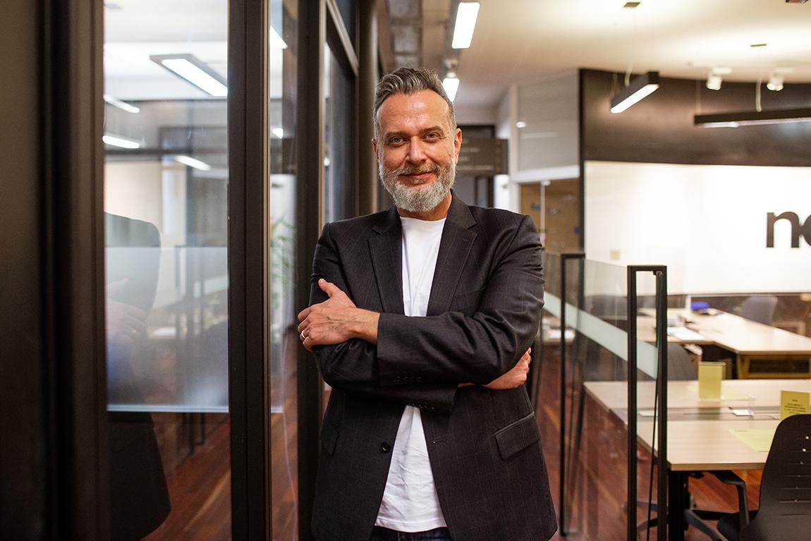 Erlon Labatut é especialista em varejo e consultor de franquias credenciado pelo SEBRAE, além de administrador pela UFPR