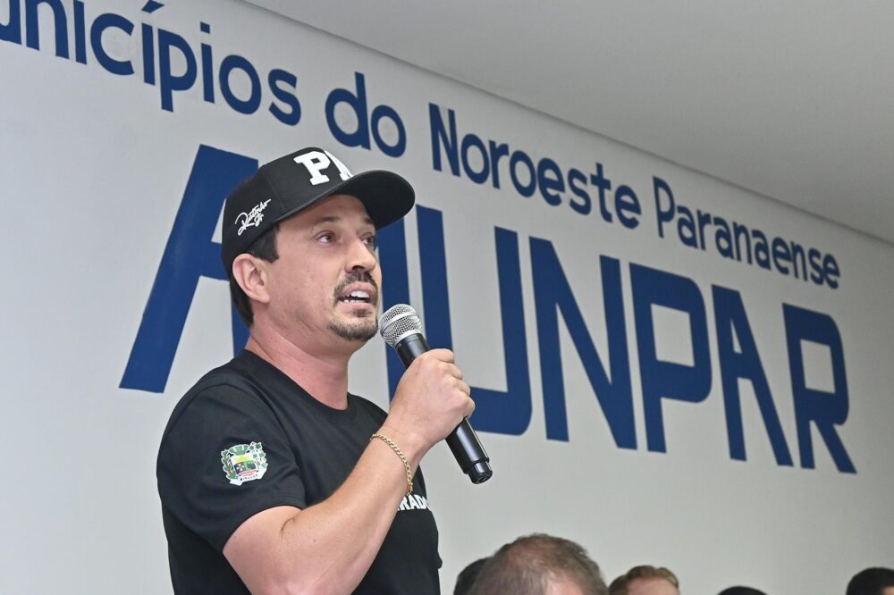 O ato marca a continuidade dos trabalhos de articulação regional, com a reeleição do prefeito de Mirador, Fabiano Travain, à presidência da associação Foto: Ivan Fuquini