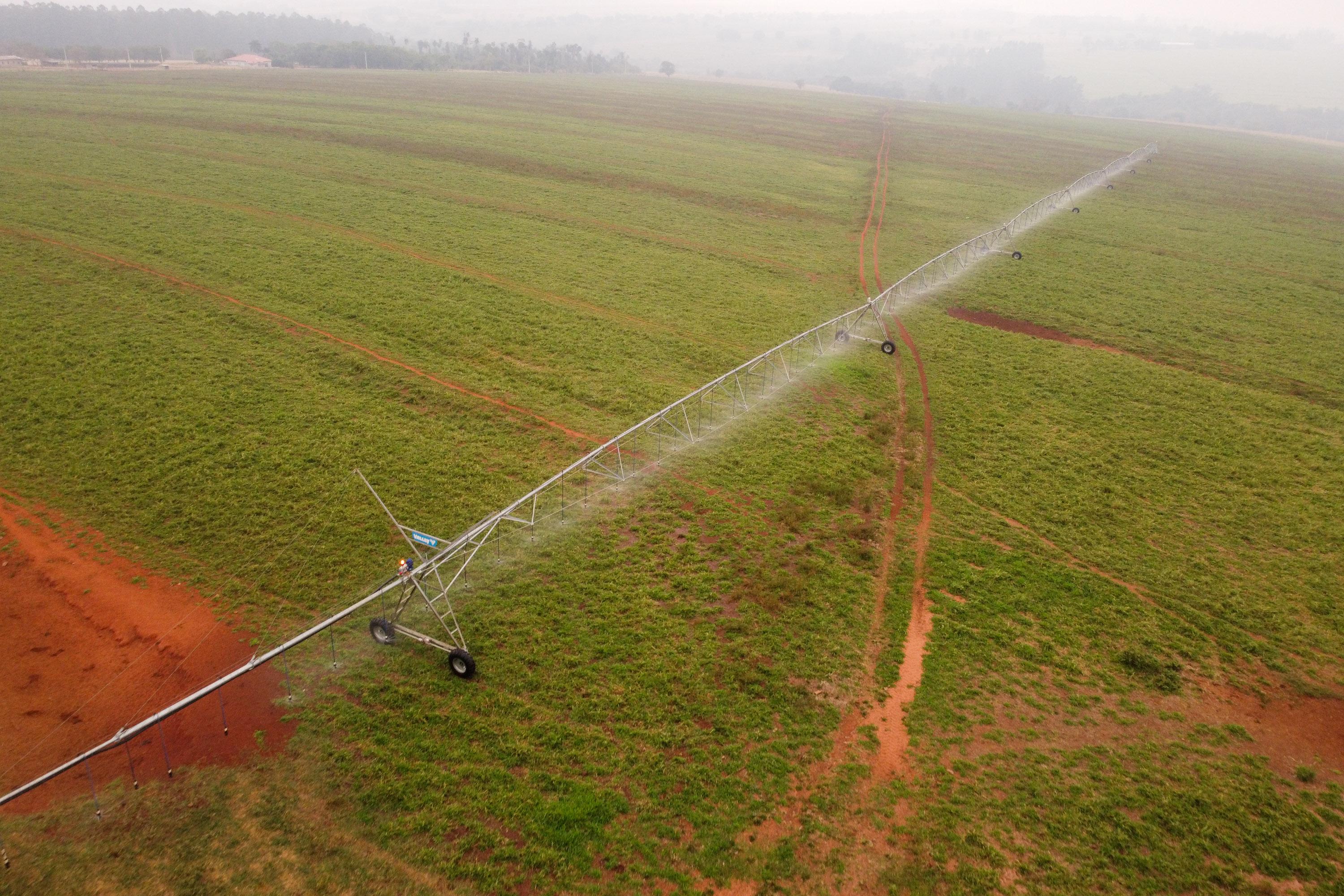 Sistema de irrigação na cidade de Alto Paraná