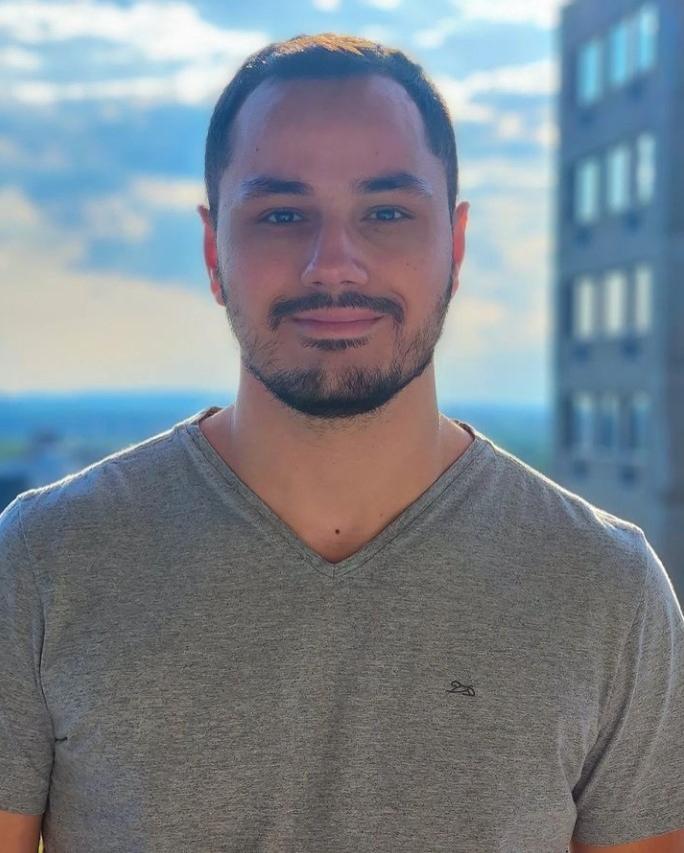 Gabriel Segers é tecnólogo, empreendedor, CEO e cofundador da SplitC, plataforma de automação para cálculos de remuneração variável. Formado em Análise de Sistemas pela Faculdade de Tecnologia de São Paulo (FATEC-SP)