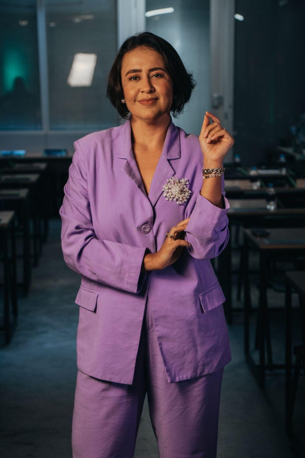 Zora Viana é psicóloga e fundadora da Faculdade FEX Educação. Atua com desenvolvimento humano, educação corporativa e saúde emocional no ambiente organizacional, com foco na formação de lideranças preparadas para os desafios da transformação digital