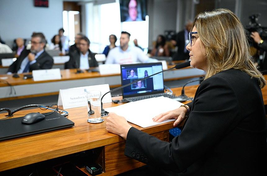 Representantes da categoria também defenderam melhores condições de trabalho. A audiência foi presidida pela senadora Leila Barros
Andressa Anholete/Agência Senado