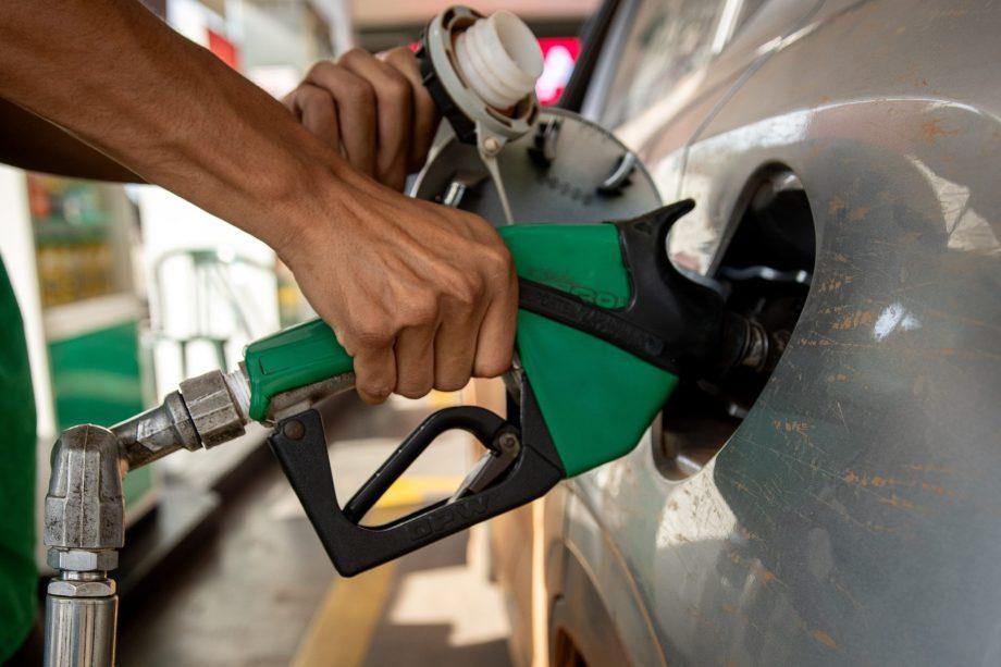 Postos-de-etanol-gasolina-e-diesel.-Combustiveis-ficarao-mais-caros-a-partir-de-1o-de-fevereiro-de-2025-Metropoles-5-scaled-1-scaled