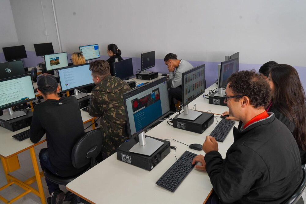 Pré-inscrições para exames de certificação da EJA no Ensino Fundamental vão até sexta-feira
Foto: Lucas Fermin/Seed