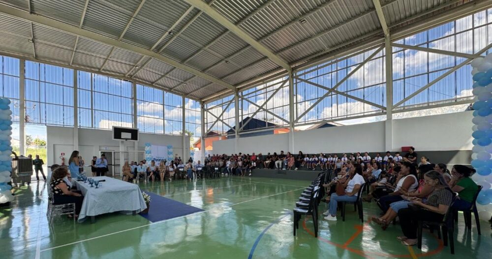 Vista geral da quadra na inauguração