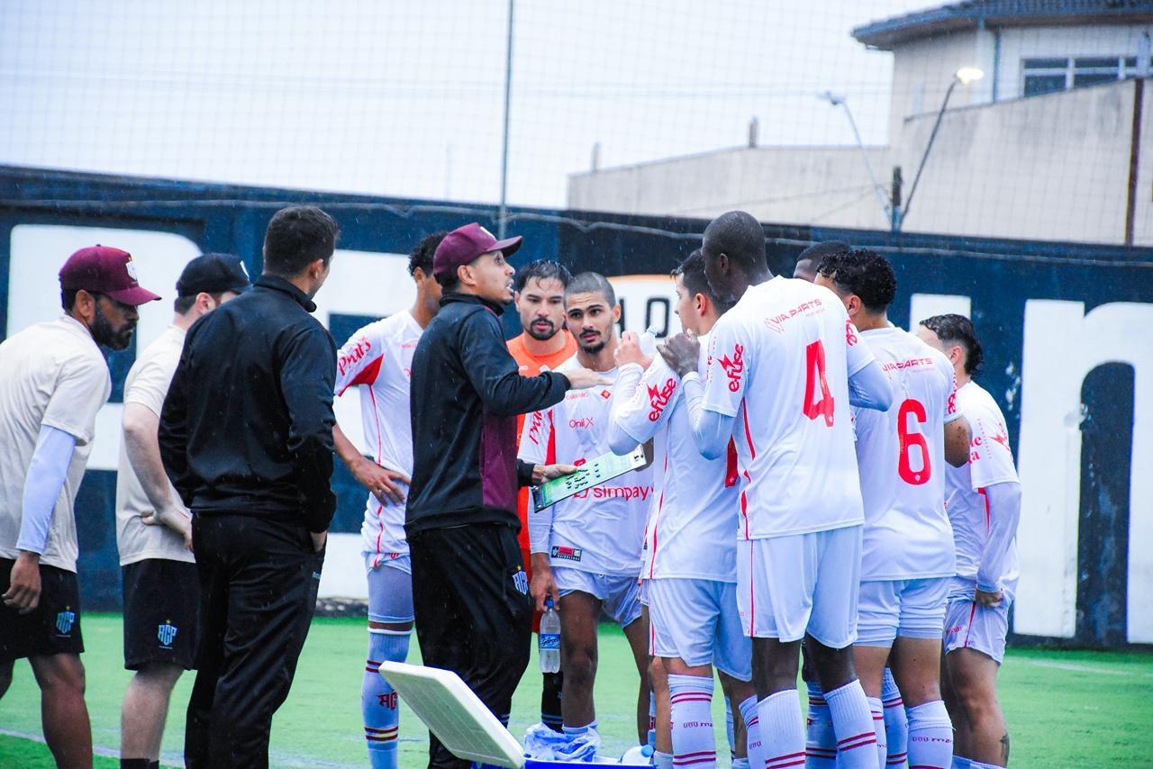 ACP ainda não somou pontos na Série B do Paranaense 
(Foto: Thamela Quirino