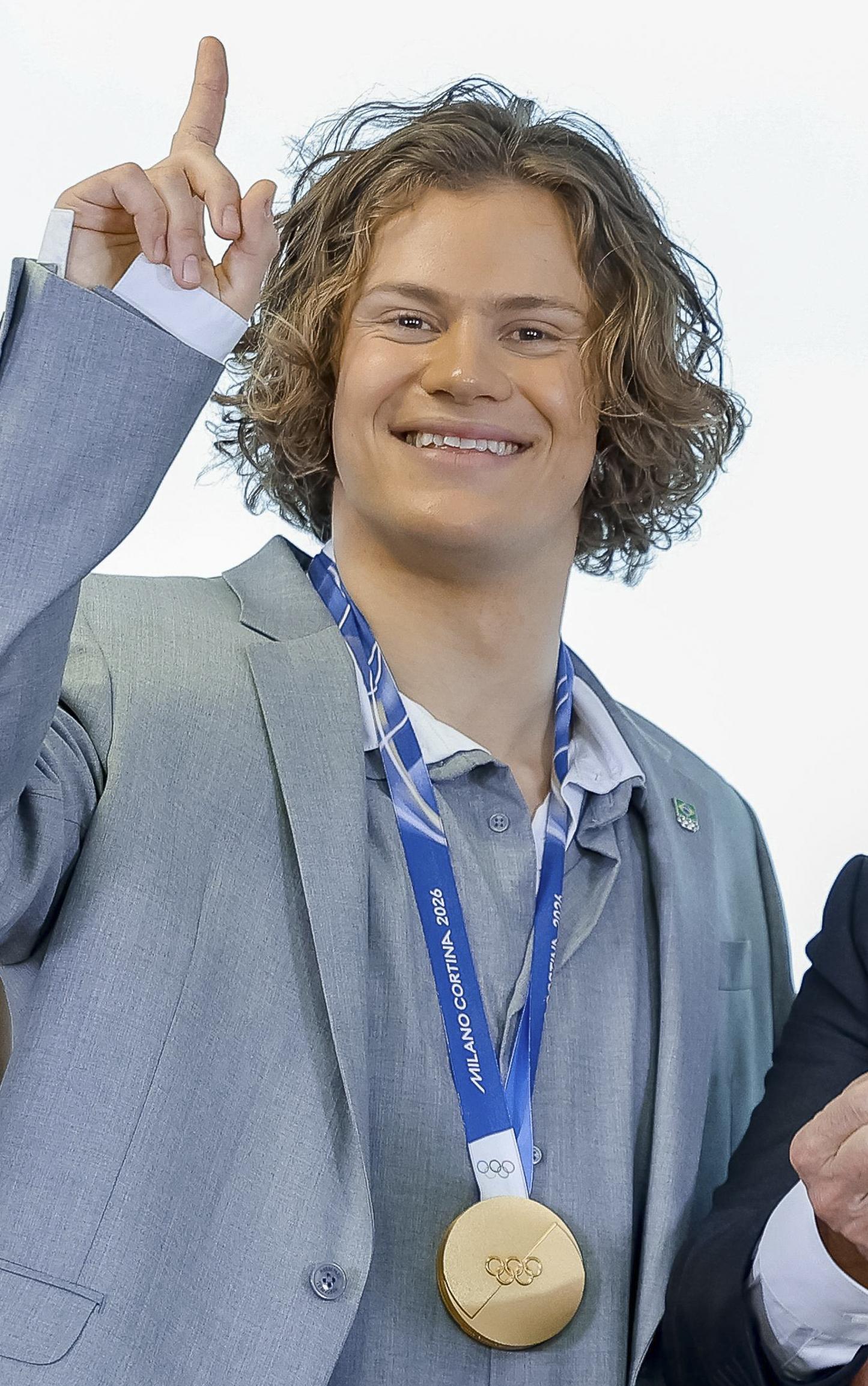 27.02.2026_-_Encontro_com_o_atleta_medalhista_de_ouro_nos_Jogos_Olímpicos_de_Inverno_Milão–Cortina_2026,_Lucas_Pinheiro_Braathen_-_55118171717_(cropped_2)
