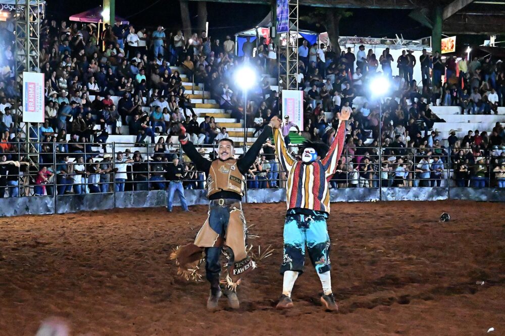 Ronaldo Miranda comemora título em casa - Foto: Ivan Fuquini