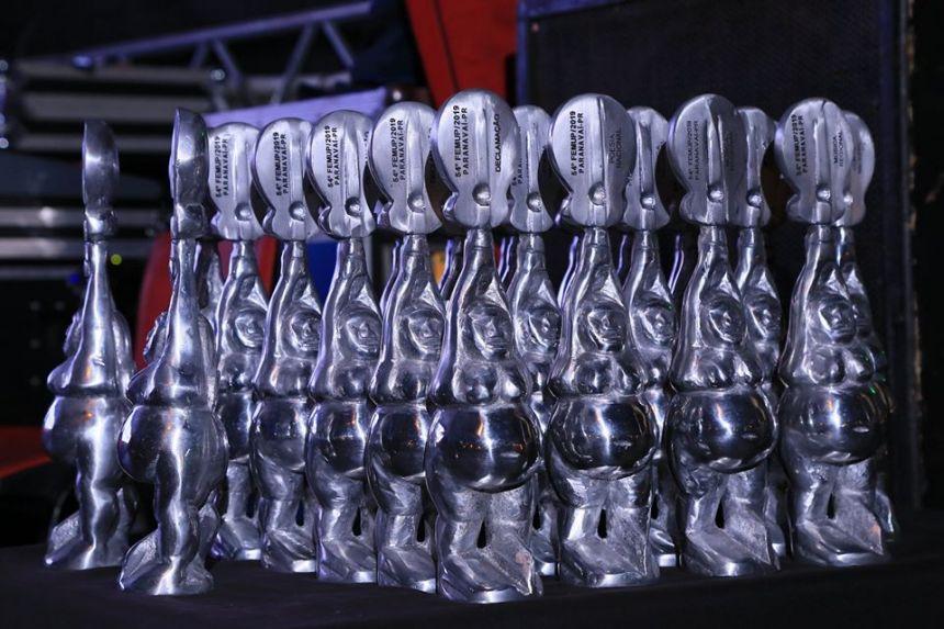 Troféu de um dos festivais mais tradicionais de Paranavaí
