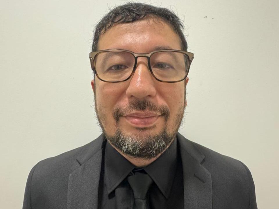 Fábio Camargo Miki é engenheiro eletricista com mais de 20 anos de experiência em automação, instrumentação e segurança funcional nos setores de óleo e gás, mineração, siderurgia e papel e celulose