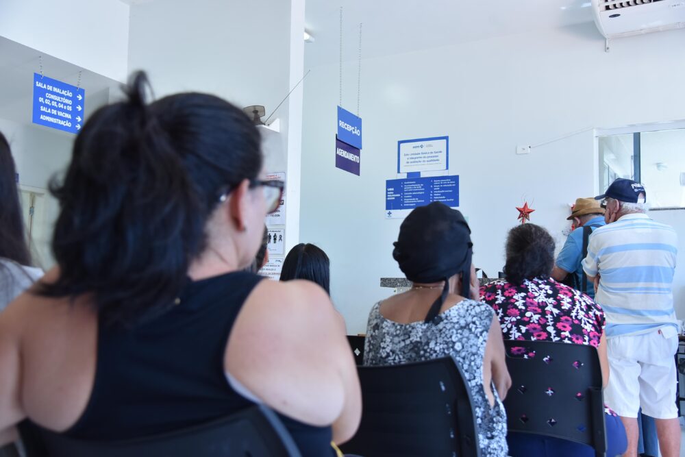 Protocolos do Ministério da Saúde exigem que os pacientes façam agendamento de forma presencial
Foto: Arquivo DN