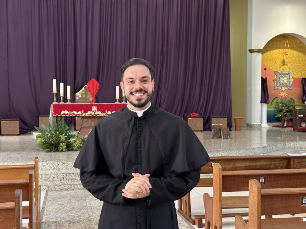 O padre Matheus Canônico Urgnani explicou a importância das celebrações do período - Foto: Gustavo Romano