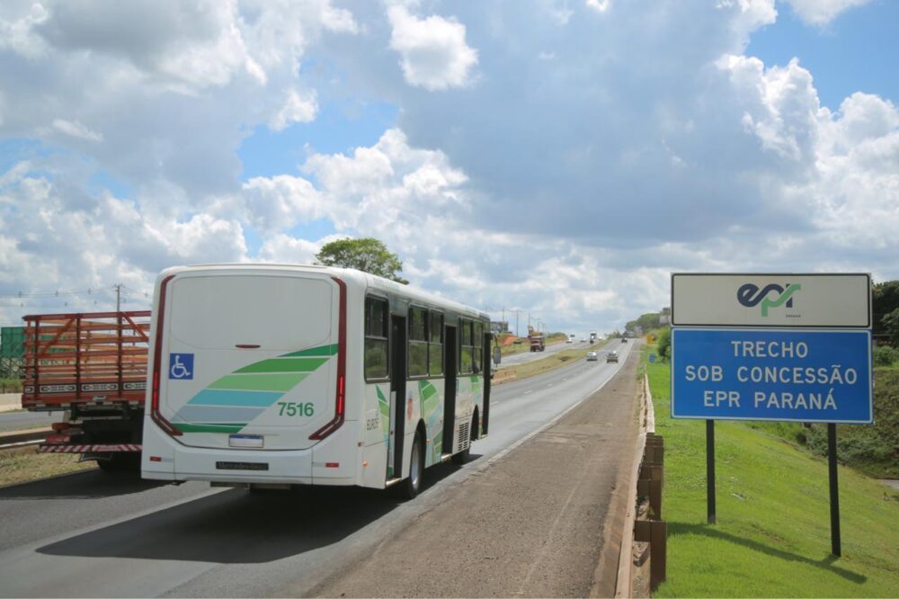 Rodovias administradas pela EPR no Norte, Noroeste e Oeste do Paraná já recebem melhorias, contam com atendimento 24 horas aos usuários e terão tarifas com descontos progressivos para motoristas frequentes.