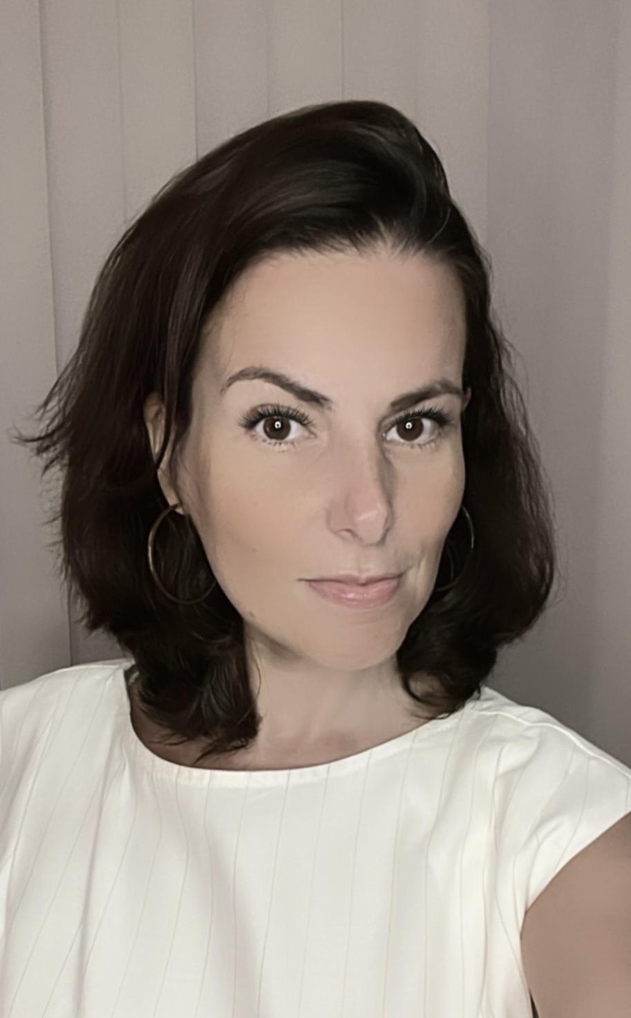 Renata Seldin é mentora de carreiras e doutora em Gestão da Inovação, com mais de 24 anos de experiência como executiva em consultoria de gestão. Autora de “As perdas no caminho: em busca de uma família”, ministra palestra sobre temas relacionados à igualdade de gênero no ambiente de trabalho e ao planejamento familiar