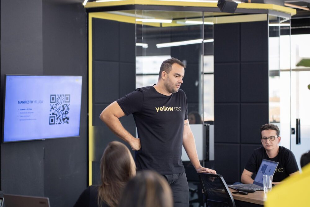 a-daniel Daniel Monteiro é formado em Engenharia, MBA em Gestão e pós graduado em People Analytics, CEO e fundador da Yellow.rec, investidor da YAPP e People Advisor na Hiker Venture Capital