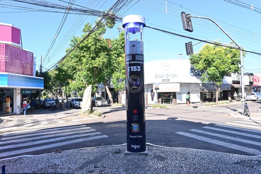 Totem fica no cruzamento das ruas Souza Naves e Getúlio Vargas - Foto: Ivan Fuquini