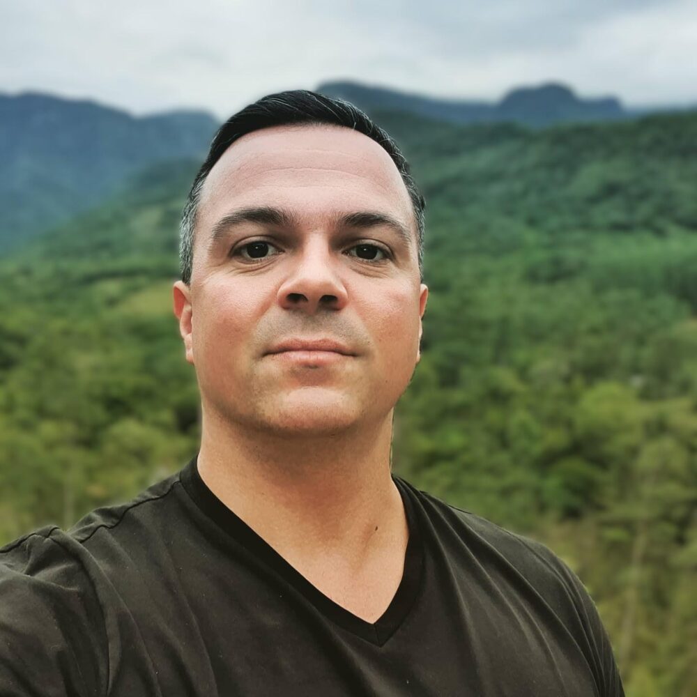 a-danilo *Danilo Quartiero Filho é economista, empresário, escritor e autor do livro "Até que a Morte se Disfarce"