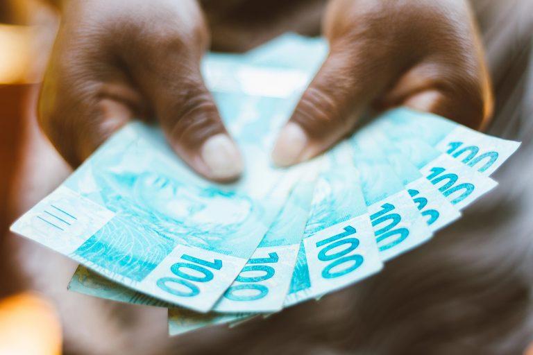 Novo salário para 2027 está em debate