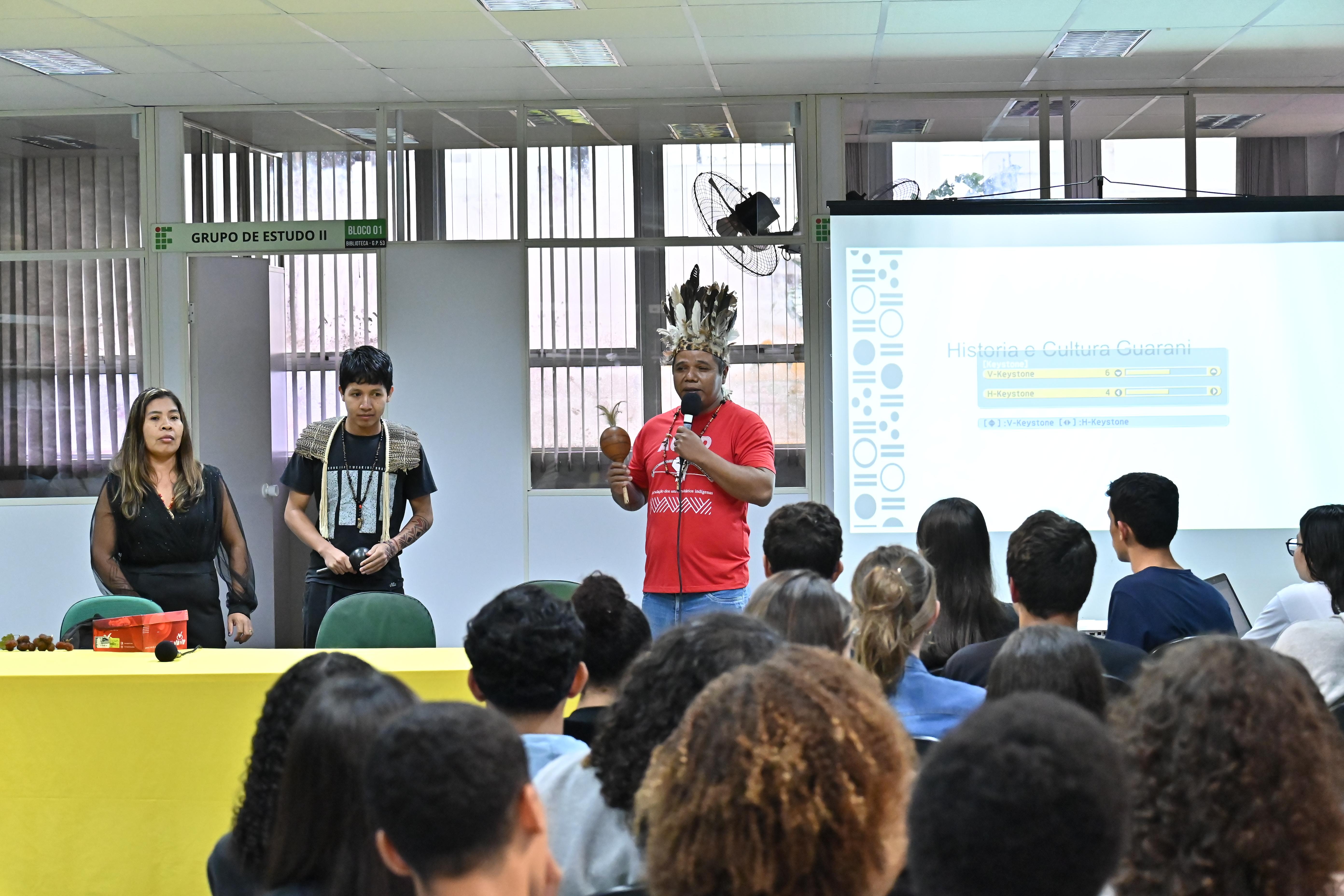 Em anos anteriores, o IFPR promoveu debates sobre os direitos da população indígena
Foto: Arquivo DN