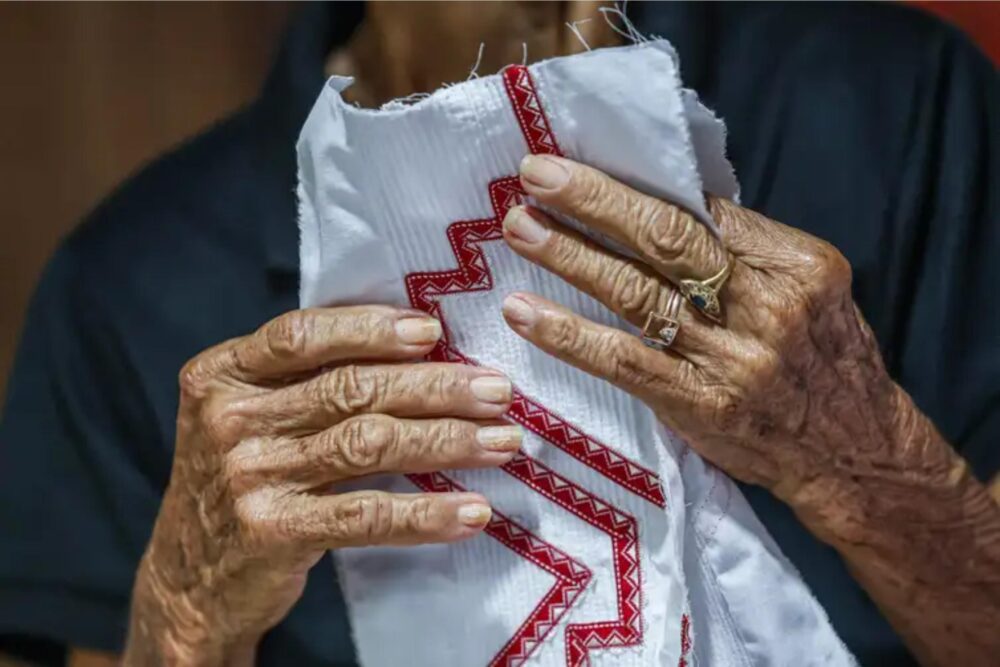Bordadeira no Pará trabalha com a moda marajoara 
Marcelo Camargo/Agência Brasil
