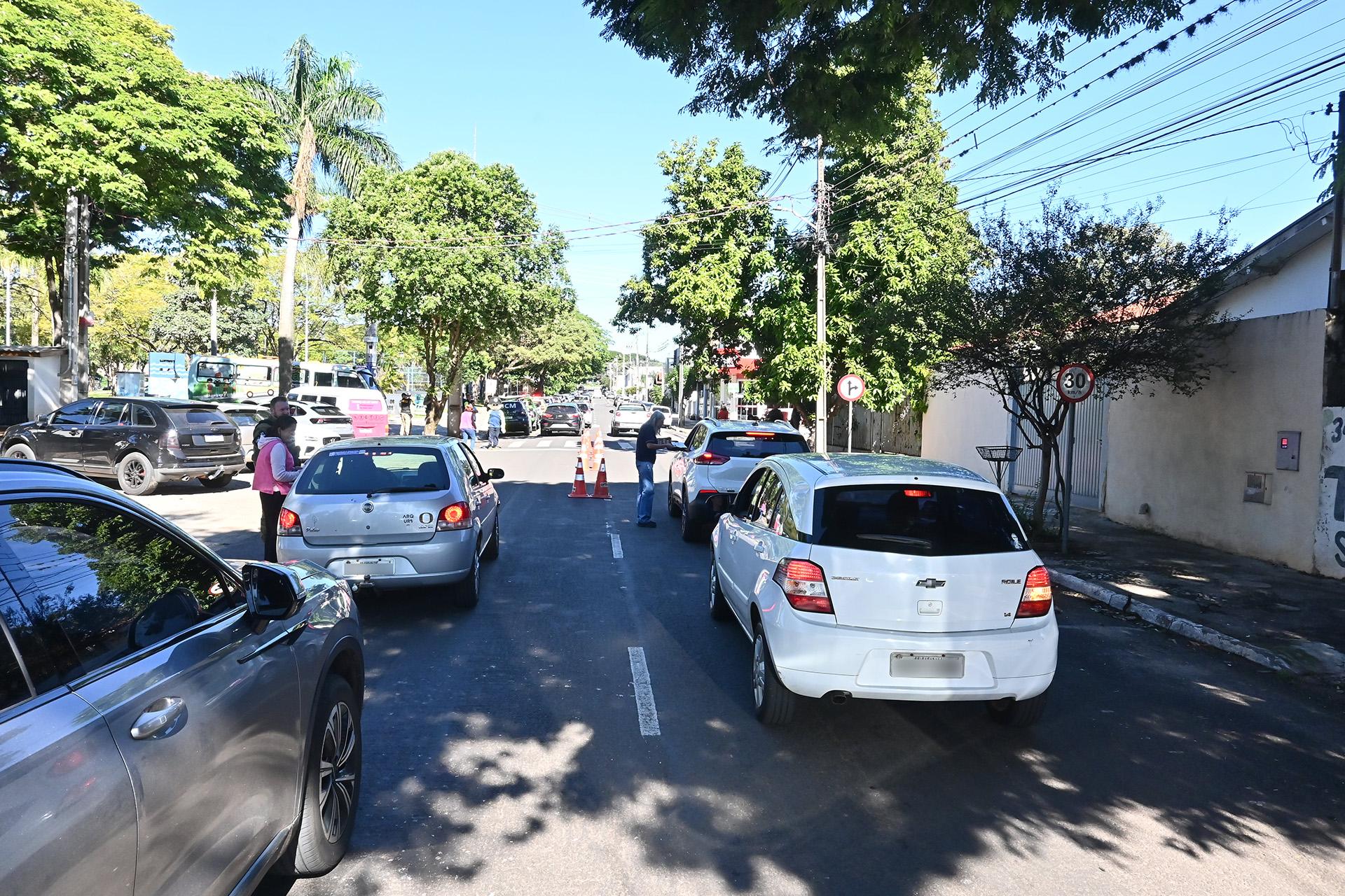 Campanha segue durante todo o mês nas ruas da cidade - Foto: Ivan Fuquini